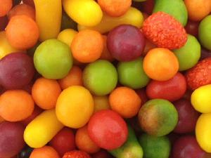 COLOURFUL FRUIT SWEETS